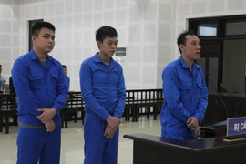 Đòi bảo kê quán của người Hàn Quốc, nhóm côn đồ lãnh án