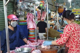  Vào chợ không đeo khẩu trang sẽ bị phạt