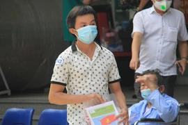 Bệnh nhân COVID-19: 'Mong về nhà để thắp cho vợ nén nhang”