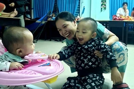 'Ti vi nói bão ni mạnh lắm, đêm nay bà con lại mất ngủ'