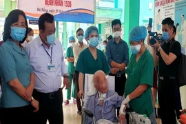 1 BN rất nặng được công bố khỏi COVID-19 sau 9 lần âm tính