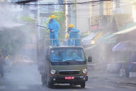 Đà Nẵng: Thêm ca dương tính COVID-19 di chuyển 'như con thoi'