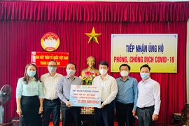 Tập đoàn Phương Trang ủng hộ 20 tỉ đồng cho quỹ vaccine của Đà Nẵng 