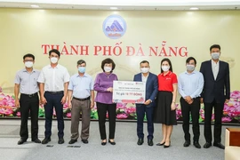 Đà Nẵng nhận bàn giao gói hỗ trợ trang thiết bị y tế trị giá 10 tỉ đồng 