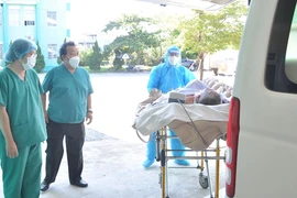 Đà Nẵng: Cứu sống 1 bệnh nhân COVID-19 bị tổn thương phổi rất nặng 