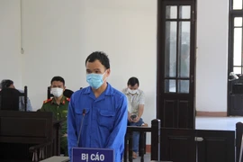 Say xỉn, lái xe máy tông thẳng vào chốt kiểm soát dịch ở Đà Nẵng