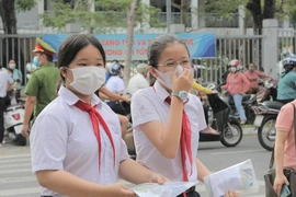 'Vì cái tôi cao quá mà em chưa nói lời xin lỗi ba mẹ'