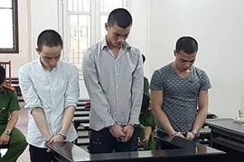 Hiếp dâm thiếu nữ bị say rượu, 3 thanh niên lãnh án
