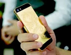Hai học sinh đi cướp giật iPhone 5 bị khởi tố