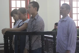 Chú bán cháu gái qua Trung Quốc lấy 100 triệu đồng