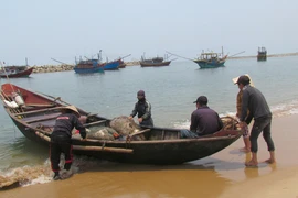 15/17 mẫu nước biển ở Quảng Trị đảm bảo chất lượng 