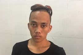 Đi 'đập đá' bị ảo giác, dùng dao tấn công mẹ 