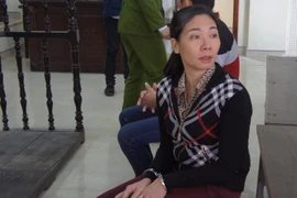 Mua hộp bánh, 'được' 15 năm tù