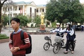 Khiển trách cô giáo bị học sinh tố trên Facebook
