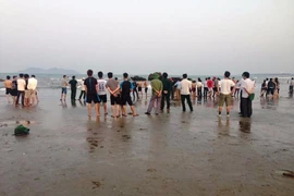 175 người tìm kiếm 2 học sinh mất tích khi đi chụp ảnh