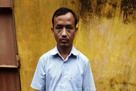 Tạm giữ thầy giáo ghen tuông dùng dao đâm vợ