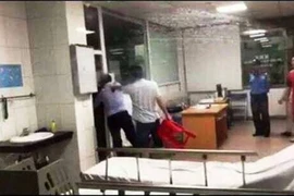 Thêm góc quay trong vụ đánh bác sỹ trong phòng cấp cứu
