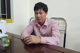 Khởi tố 2 người làm xăng giả A92 bán cho khách hàng