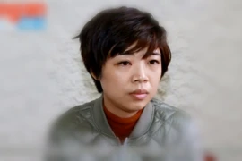Cô giáo thuê xe hơi rồi mang đi cầm