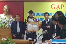 Hà Tĩnh vinh danh, thưởng nóng cho trung vệ Tiến Dũng