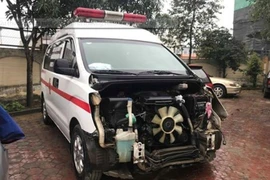 Tạm giữ tài xế xe cứu thương gây tai nạn rồi bỏ trốn