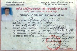 Trưởng công an xã bị kỷ luật vì xài giấy giả