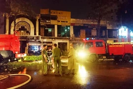 Nguyên nhân nổ cháy lớn tòa nhà, rung chuyển cả khu phố