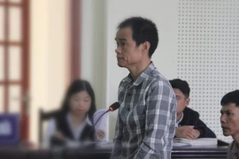 Đang bị điều tra về đánh bạc vẫn đi buôn heroin 