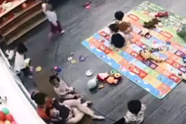 Phòng giáo dục chỉ đạo sa thải cô giáo kẹp đùi đánh trẻ