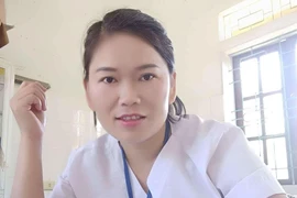 Vợ ăn lá ngón tự tử vì nghi chồng gọi điện cho bồ