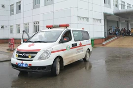 3 nghi can đâm thấu ngực nạn nhân, chặn xe cứu thương 