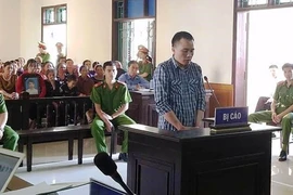 Đề nghị phạt thật nặng tài xế cán qua đầu nam sinh