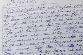 Người phụ nữ để lại lá thư cho con trai rồi nhảy cầu tự tử