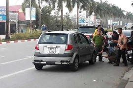 Xe hơi tông xe máy, một quân nhân tử vong