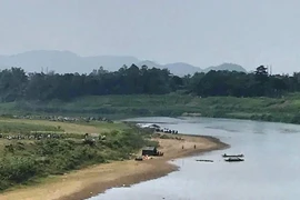 Tìm thấy 3 thi thể học sinh trên sông Hiếu