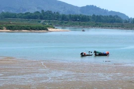 Thi thể trôi trên sông qua 3 huyện không rõ danh tính
