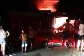 Truy bắt kẻ phóng hỏa đốt cháy ki ốt của người mẹ đơn thân 