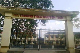 Đau lòng trẻ bốn tuổi tử vong trong bể bơi ở trường học