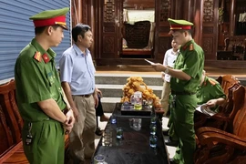 Bắt khẩn cấp 1 giám đốc công ty ở Nghệ An