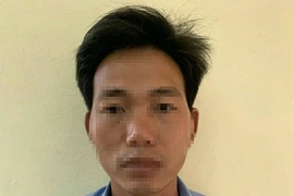 Khởi tố kẻ dâm ô bé gái 12 tuổi nơi công cộng 