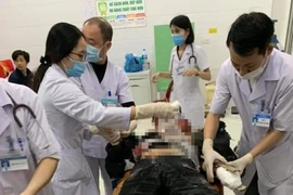 Ba học sinh bị thương nặng sau tiếng nổ lớn 