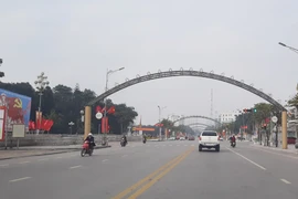 TP Vinh yên bình, vắng xe người trên đường ngày mùng 1 Tết 