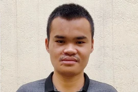 Khởi tố kẻ tháo biển số xe máy đi cướp giật điện thoại 