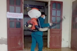 Một người Nghệ An đi sang Lào test nhanh bị mắc COVID-19
