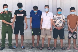 Công an bắt 5 người trộm chó, nhà nào mất chó đến nhận về 