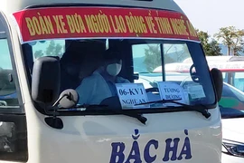 Xúc động đón 900 công nhân ở Bắc Giang về quê nhà Nghệ An