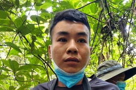 Bắt kẻ liều lĩnh ôm súng lập lán bán ma túy