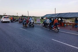 Chạy xe máy từ TP.HCM và Bình Dương về quê, phát hiện dương tính COVID-19