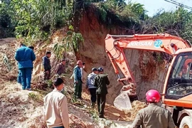 Nghệ An: Sạt lở đất khiến 5 trẻ em thương vong