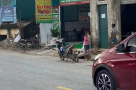 Nghi phạm đâm chết người trước quán nhậu ra đầu thú